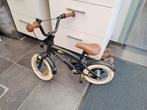 Kinderfietsje zwart met zijwieltje bij voor kindjes vanaf 2, Fietsen en Brommers, Fietsen | Kinderfietsjes, Ophalen, Zo goed als nieuw