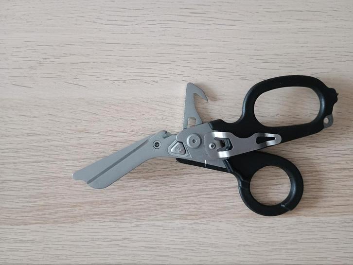 EHBO-schaar voor dokter/verpleegster/brandweer/politieman, Diversen, Overige Diversen, Nieuw, Ophalen of Verzenden