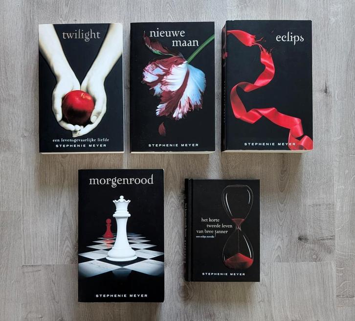 Stephenie Meyer - Twilight collectie, Boeken, Kinderboeken | Jeugd | 13 jaar en ouder, Zo goed als nieuw, Fictie, Ophalen of Verzenden