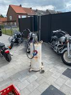 Oude benzine pomp, Motoren, Ophalen