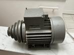 Elektrische motor 230/380 V - 0,75 Kw/1PK, Doe-het-zelf en Bouw, Motoren, Ophalen of Verzenden, Gebruikt, Elektromotor, Minder dan 1400 rpm