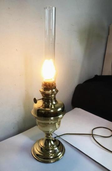 Tafellemp Olielamp beschikbaar voor biedingen