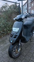 Piaggio typfoon, Fietsen en Brommers, Scooters | Piaggio, Ophalen, Zo goed als nieuw