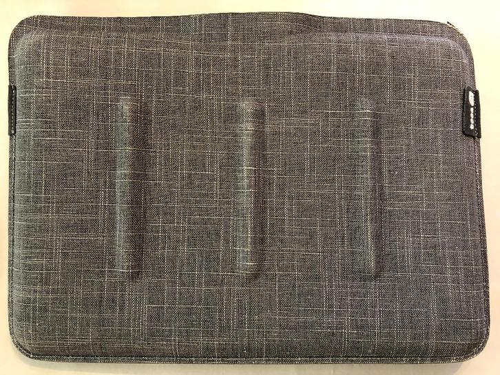 Slimme magnetische laptophoes in heel goede staat - KOOPJE, Computers en Software, Laptophoezen, Zo goed als nieuw, 16 inch, Ophalen of Verzenden