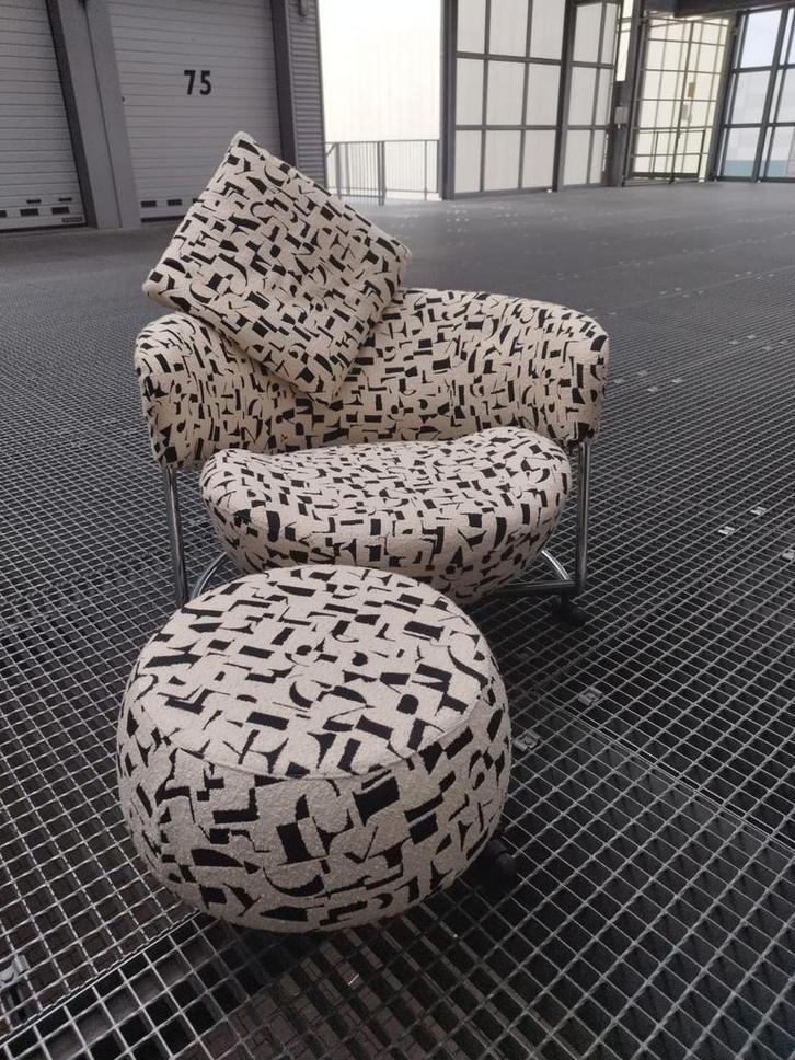 Cassina Girotonda lounge chair van Francesco Binfaré, Huis en Inrichting, Zetels | Voetbanken en poefs, Zo goed als nieuw, Overige vormen