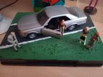Diorama Mercedes 500, Enlèvement
