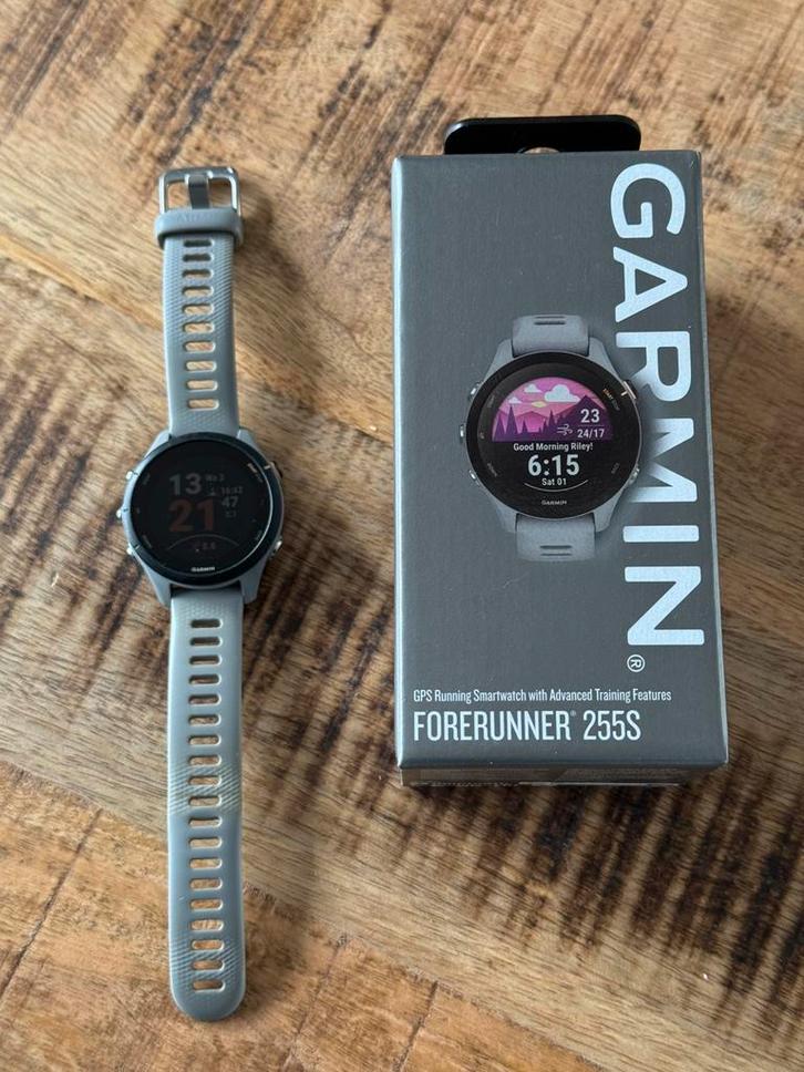 Garmin Forerunner 255s, Handtassen en Accessoires, Sporthorloges, Zo goed als nieuw, Grijs, Afstand, Calorieverbanding, Conditie
