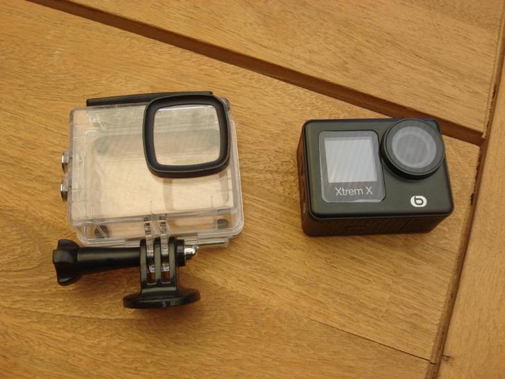 Xtrem Essentiel-B 4K dual-screen sportcamera met behuizing, Audio, Tv en Foto, Actiecamera's, Gebruikt, Overige merken, Ophalen of Verzenden