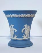 Cornet Vaasje in Wedgwood porselein ., Antiek en Kunst, Ophalen of Verzenden