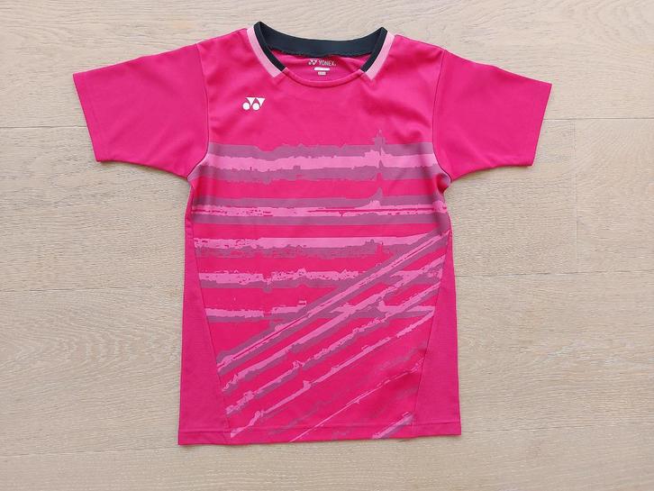 YONEX badmintonshirt Viktor Axelsen 140 = 10 jaar NIEUWSTAAT, Sport en Fitness, Badminton, Zo goed als nieuw, Kleding, Ophalen of Verzenden
