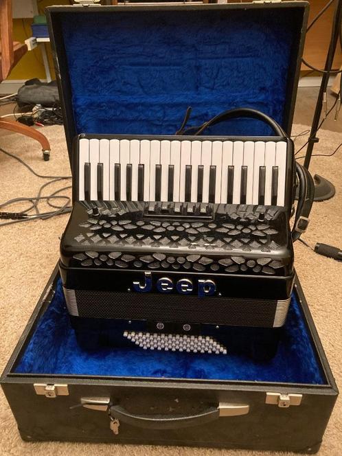 accordeon, 72 bassen, met ingebouwde micro's, Muziek en Instrumenten, Accordeons, Gebruikt, Toetsaccordeon, 72-bas, Overige merken