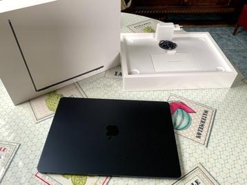 Macbook air M2 (6 recharges seulement) 512Go  beschikbaar voor biedingen
