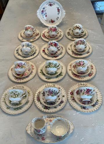 Servies Royal Albert  Flowers of the month 40 pièces 12  beschikbaar voor biedingen