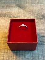 Ring van witgoud en zirkoniumoxide, Ophalen of Verzenden, Zo goed als nieuw, Wit, Goud