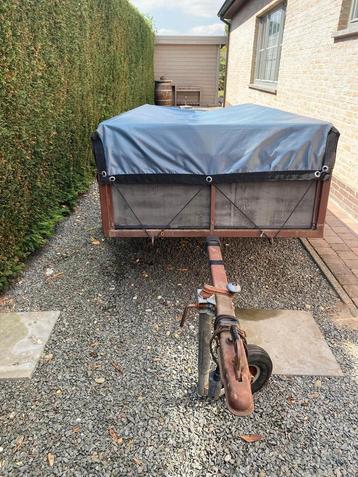 Open aanhangwagen, enkele as met dekzeil. beschikbaar voor biedingen