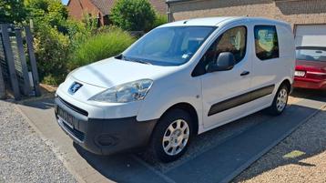 Peugeot partner utilitaire 138000km 1.6 hdi 90ch, Autos, Achat, Entreprise, Boîte manuelle, Noir