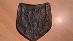 Vlaggen drager badge 2 Wo, Verzamelen, Militaria | Tweede Wereldoorlog, Ophalen of Verzenden