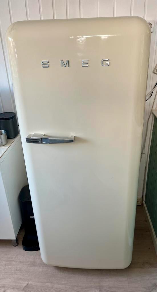 SMEG koelkast en vriezer, Elektronische apparatuur, Koelkasten en IJskasten, Gebruikt, Ophalen