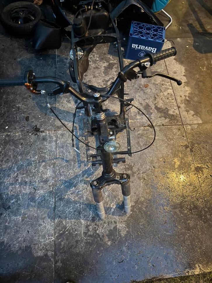 Frame zip i get 2020, Fietsen en Brommers, Brommeronderdelen | Scooters, Zo goed als nieuw, Frame, Ophalen of Verzenden
