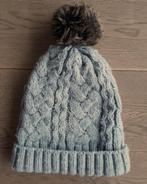 Set grijze sjaal en muts meisje - maat 12-14 jaar, Enlèvement ou Envoi, Ensemble, 146 à 152, Utilisé