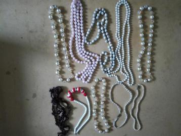 Lots de coliiers (7 lots) 15€/lot ou 75€ pour l'ensemble. beschikbaar voor biedingen