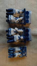 3 personnages bleus de Delft assis avec harmonica, Enlèvement ou Envoi