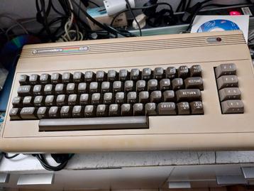 Te koop 2 Commodore 64 C64c beschikbaar voor biedingen