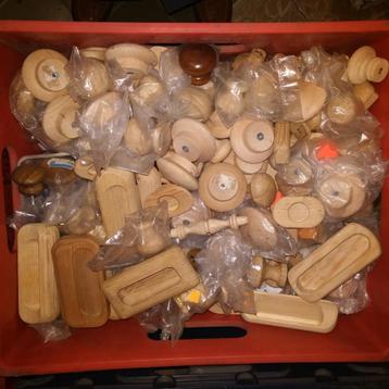 diverse houten knoppen/ laden/ handgreep/ Deurknop/ trekkers beschikbaar voor biedingen