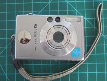 CANON DIGITAL IXUS V³ 3,2M pixel ; vintage ; contient : char