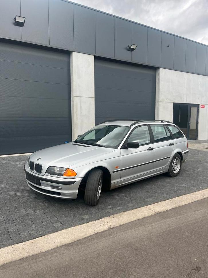 Bmw 320d, Auto's, BMW, Particulier, 3 Reeks, Diesel, 5 deurs, Handgeschakeld, Zilver of Grijs, Zwart, Stof, Achterwielaandrijving