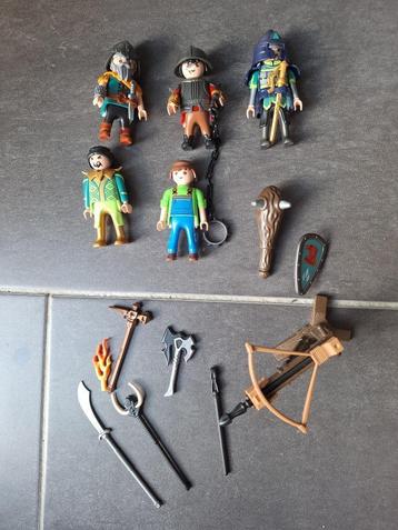 5 Playmobil figuren met accessoires beschikbaar voor biedingen
