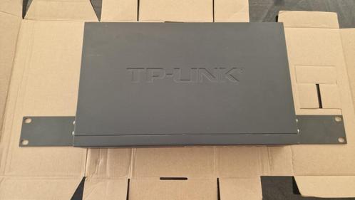 TP-Link Gigabit switch met 8 aansluitingen met PoE, Computers en Software, Netwerk switches, Zo goed als nieuw, Ophalen