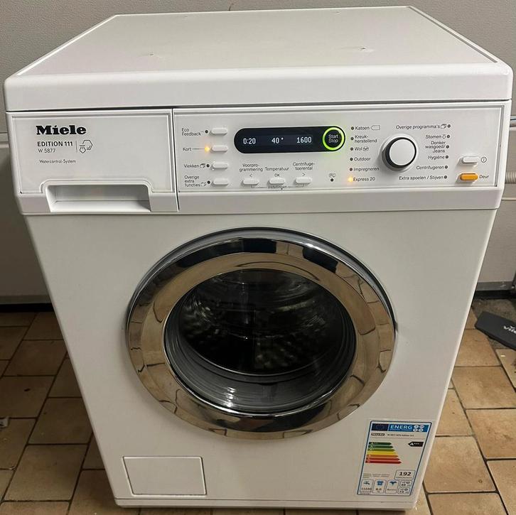 Miele wasmachine 8Kilo/ 1600 toeren Luxe model met stoom, Elektronische apparatuur, Wasmachines, Zo goed als nieuw, Voorlader