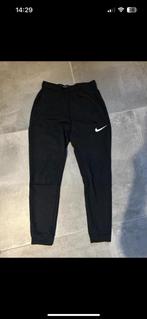 Survetement noir nike, Vêtements | Femmes, Vêtements de sport, Enlèvement ou Envoi, Nike, Porté, Noir