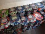 Pokémon Tin 350 kaarten + 2 EX / V, Ophalen of Verzenden