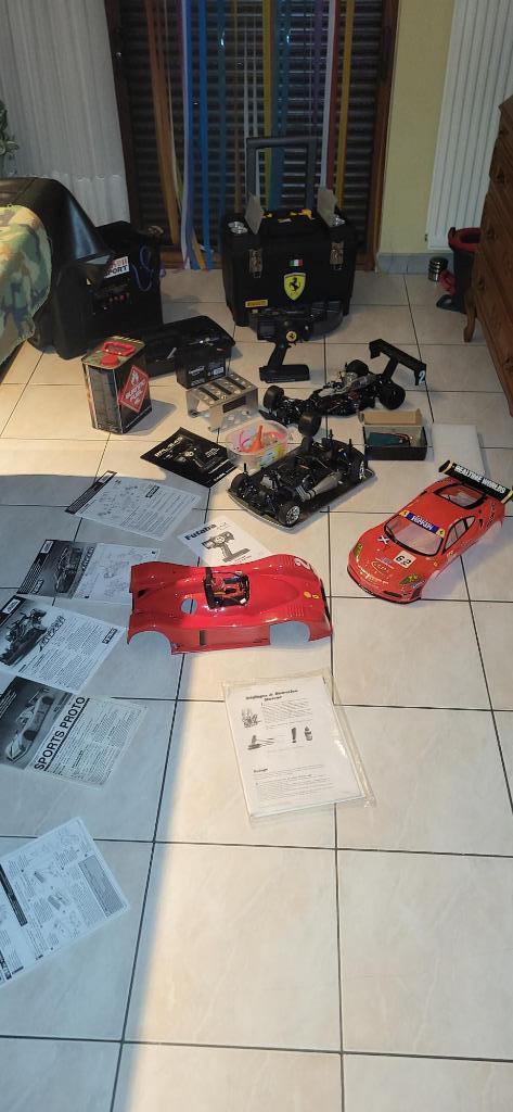 2 vintage thermische op afstand bestuurbare auto's, Hobby en Vrije tijd, Modelbouw | Radiografisch | Auto's, Gebruikt, Auto onroad