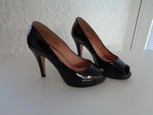 Chaussures Talon verni noire.Marque Vives Shoes. Pointure 37, Kleding | Dames, Schoenen, Gedragen, Schoenen met hoge hakken, Zwart