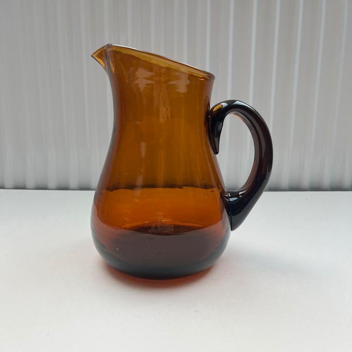 Vintage mondgeblazen kan in amberkleurig glas, Antiek en Kunst, Antiek | Glaswerk en Kristal, Ophalen of Verzenden