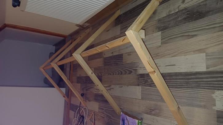 Houten dakconstructie: weinig gebruikt IKEA Kura-bed, Kinderen en Baby's, Kinderkamer | Bedden, Zo goed als nieuw