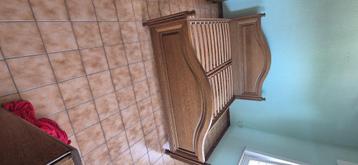 Lit, lattoflex, matelas, protège-matelas, 2 tables de chevet, Rustiek, Brun, Enlèvement, Utilisé