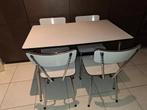 Bel ensemble en Formica Table et 4 chaises, Enlèvement