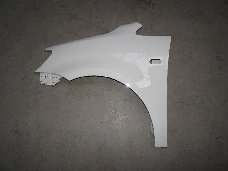 SPATBORD LINKS VOOR Volkswagen Caddy III (2KA,2KH,2CA,2CH), Auto-onderdelen, Carrosserie, Spatbord, Volkswagen, Voor, Links, Gebruikt
