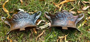 Set van 2 Art Nouveau jardinières bronskleurig c 15 cm breed beschikbaar voor biedingen