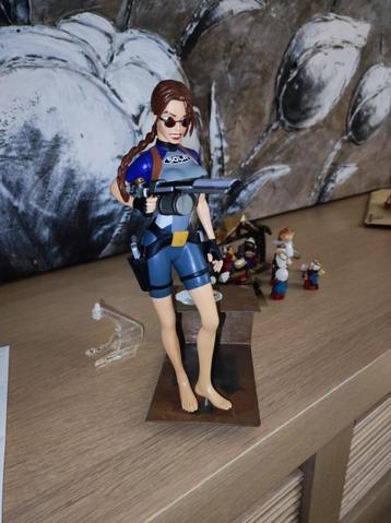figurine tomb raider  25 cm, Enlèvement ou Envoi, Utilisé, Fantasy