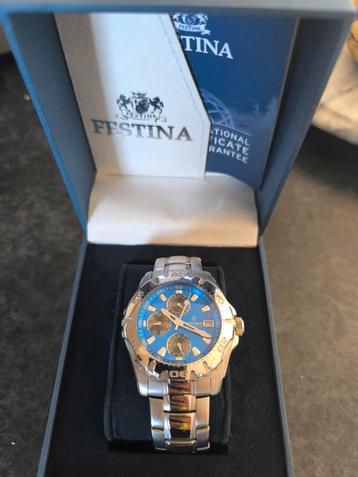 Montre Festina avec boîte et certificat (pile a changer) beschikbaar voor biedingen