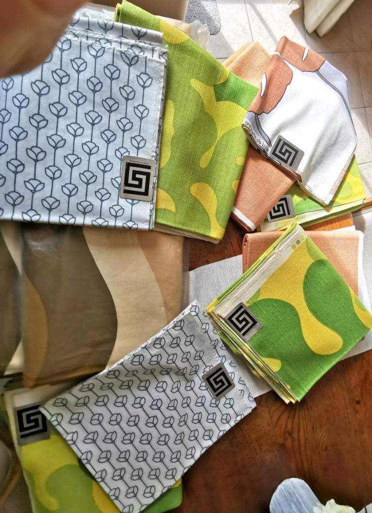 Tissus d’ameublement vintage d' Antoinette de Boer, Huis en Inrichting, Woonaccessoires | Overige, Zo goed als nieuw, Ophalen