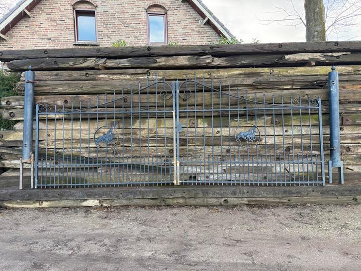 Unieke smeedijzeren poort met paarden echte eyecatcher, Tuin en Terras, Tuinhekken en Hekwerk, Zo goed als nieuw, Ophalen