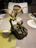 Bronzen beeld kind met arend ,, Ophalen