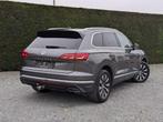 Volkswagen Touareg 3.0 TDi V6 286pk - trekhaak - opendak -el, Auto's, Automaat, Gebruikt, Leder, Bedrijf