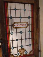 3 deuren met loodglas Ascenseur, Ophalen